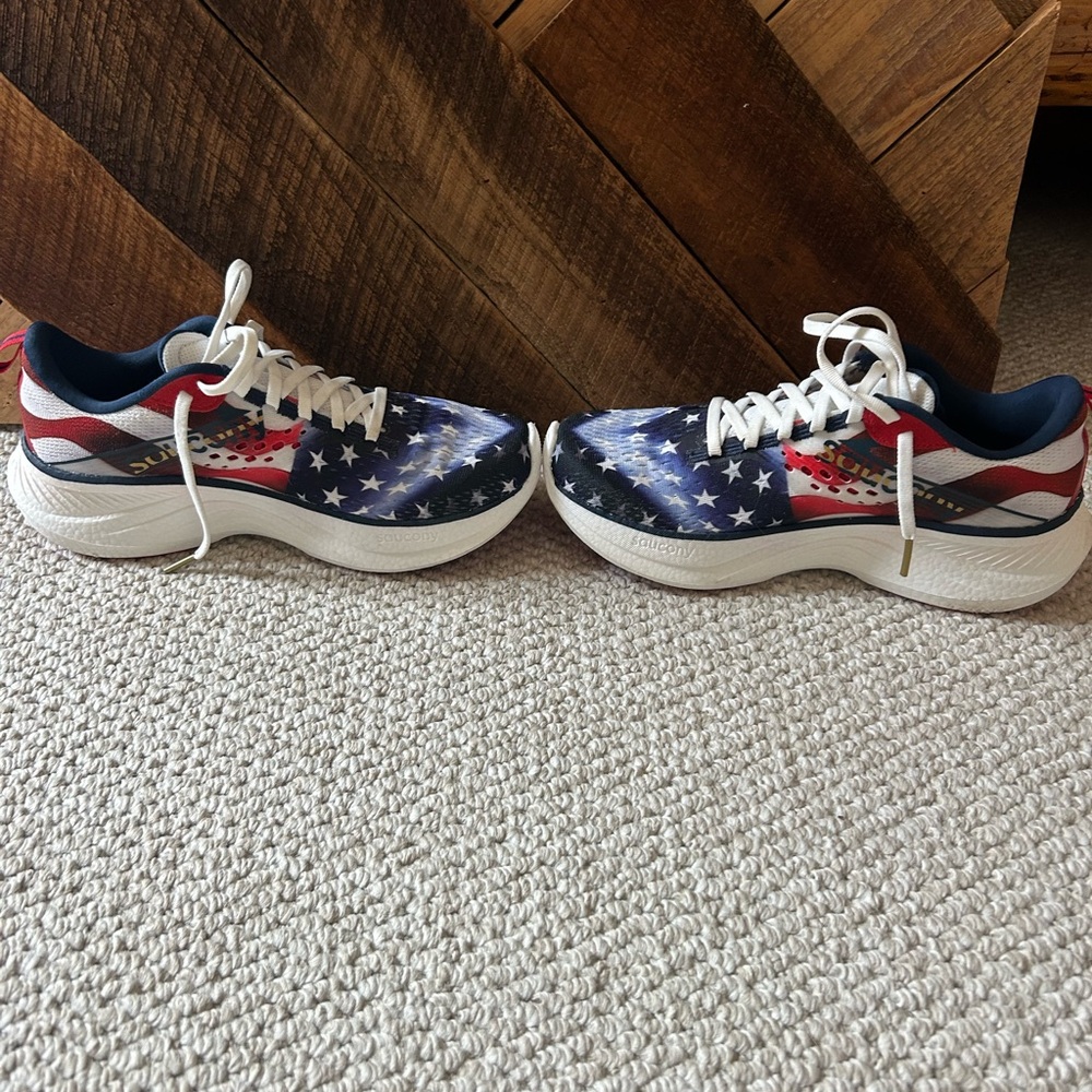 Saucony Ride 17 women’s Blue, Red, White sz. 7.5 excellent condition - Picture 4 of 5